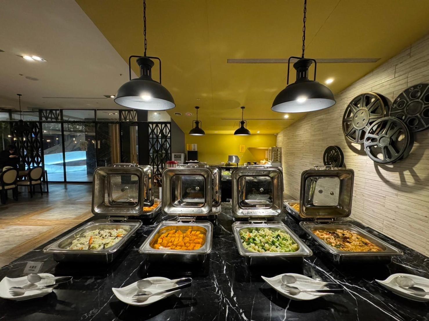 Ningcui Business Hotel 台中市 エクステリア 写真