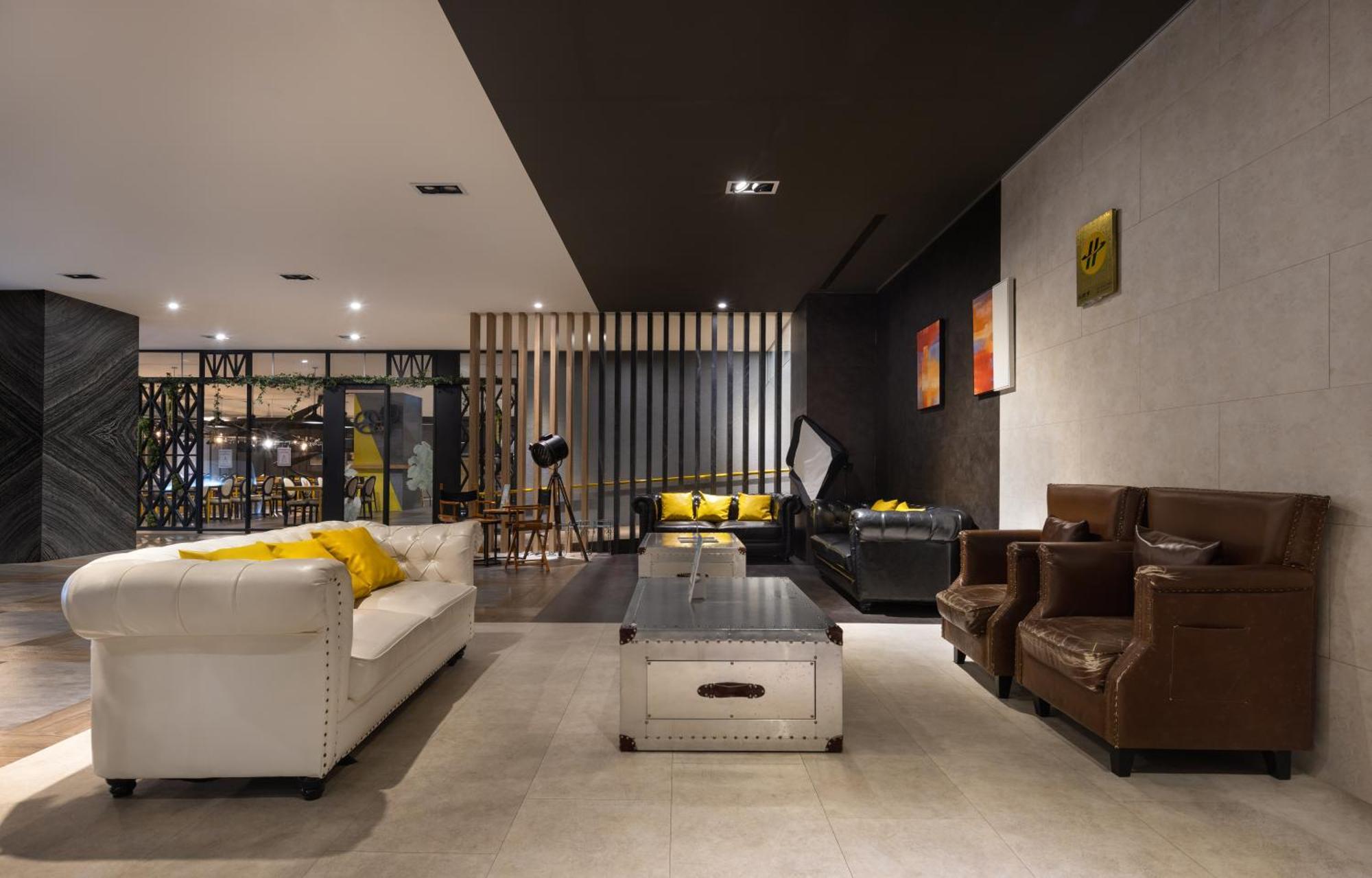 Ningcui Business Hotel 台中市 エクステリア 写真